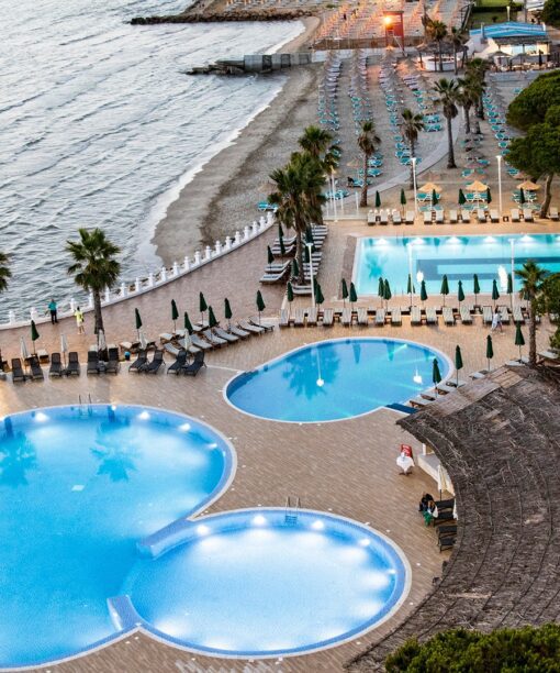 Alternative view of Albanijos riviera